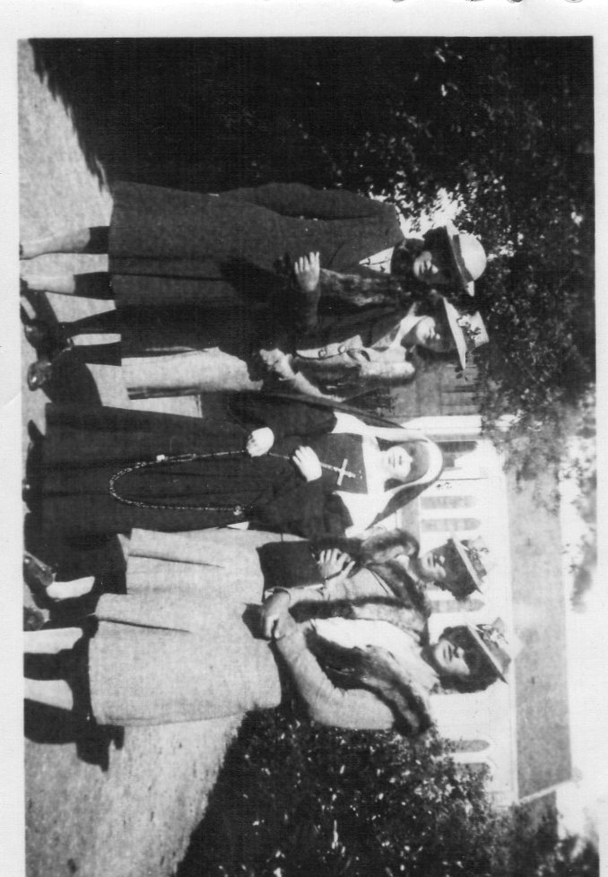 Img174 avec leontine sourice soeur gaby